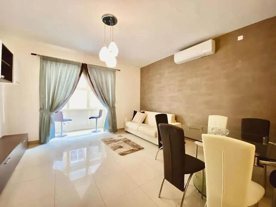 Good Value For Money - Close To D Seafront & Bars Sliema Malta